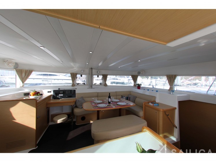 Lagoon 420 - Yacht Charter Sailica