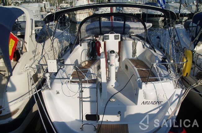 Oceanis 343 - Yacht Charter Sailica