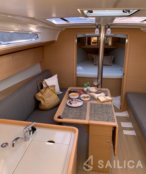 Dufour 360 GL - Yacht Charter Sailica