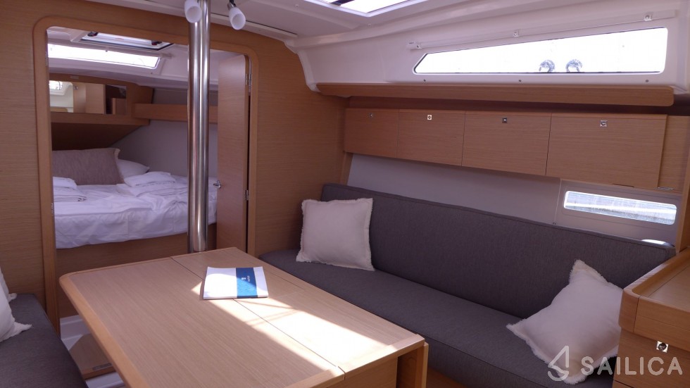 Dufour 360 GL - Yacht Charter Sailica