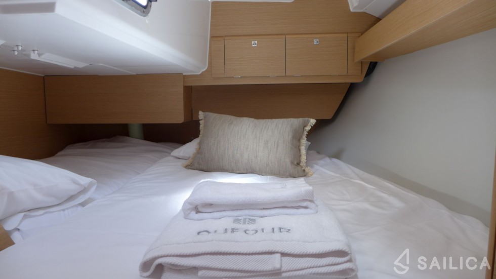 Dufour 360 GL - Yacht Charter Sailica