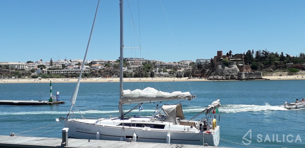 Dufour 360 GL - Yacht Charter Sailica