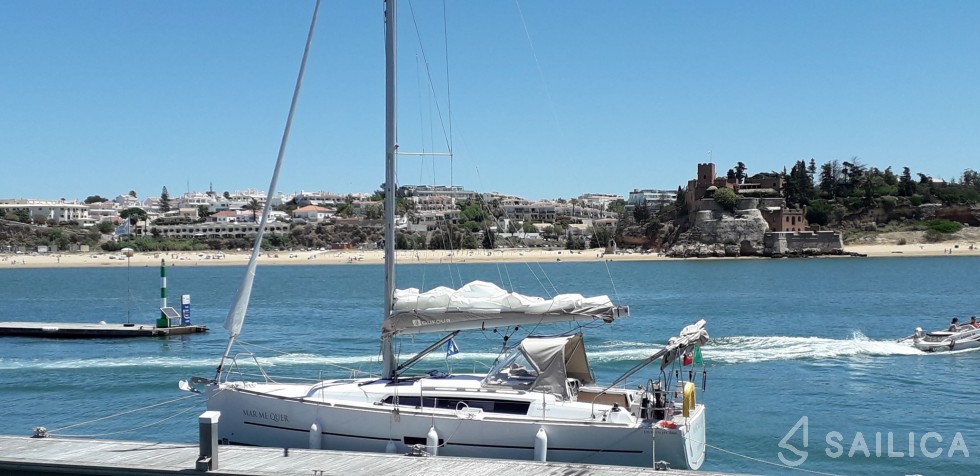 Dufour 360 GL - Yacht Charter Sailica