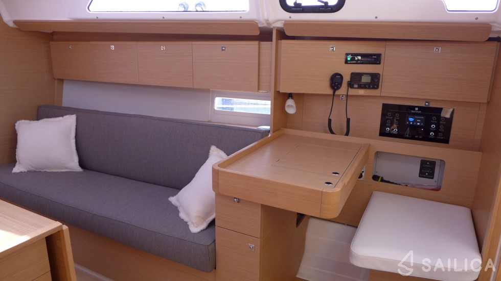 Dufour 360 GL - Yacht Charter Sailica