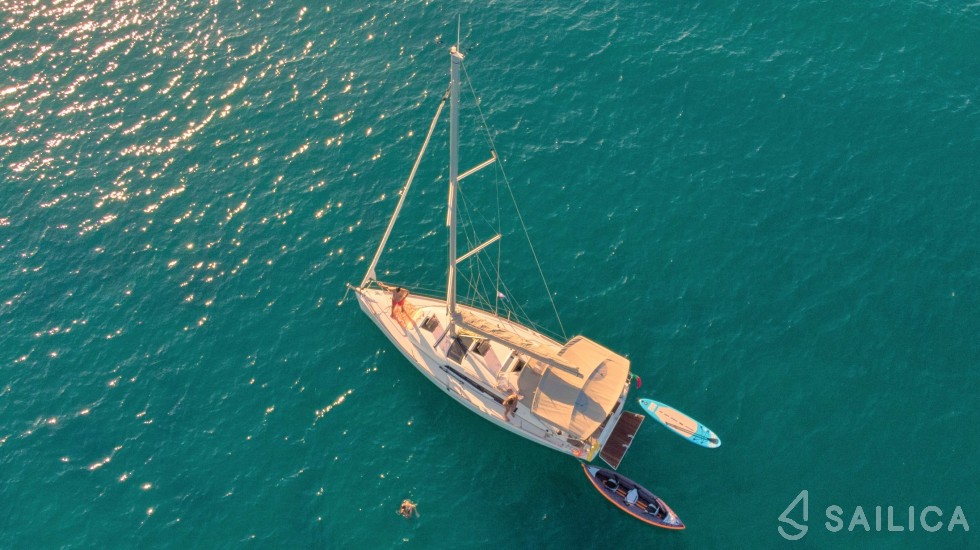 Dufour 360 GL - Yacht Charter Sailica