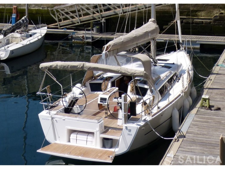 Dufour 360 GL - Yacht Charter Sailica