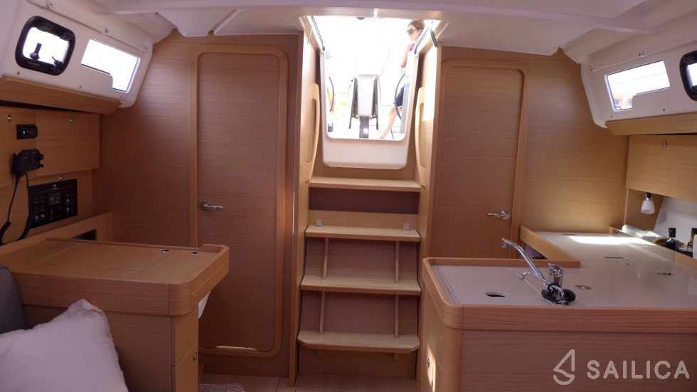 Dufour 360 GL - Yacht Charter Sailica