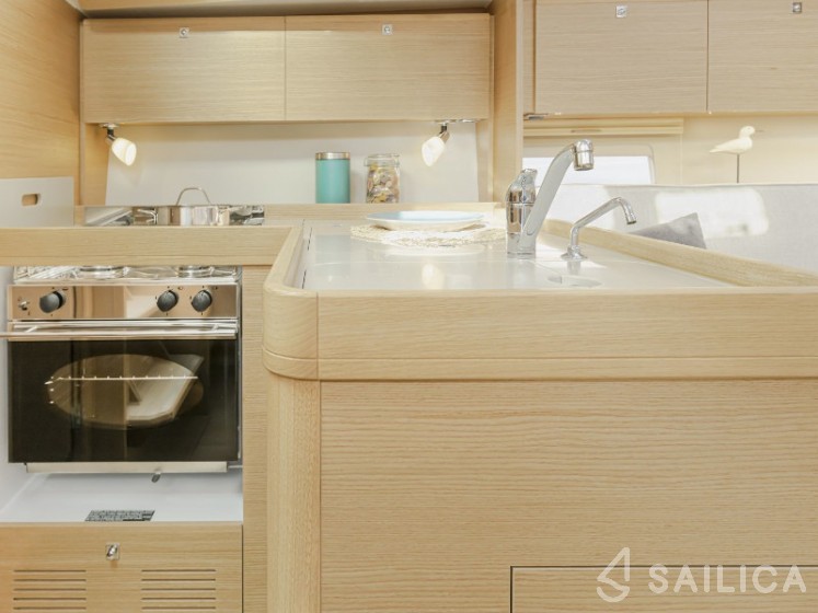 Dufour 360 GL - Yacht Charter Sailica