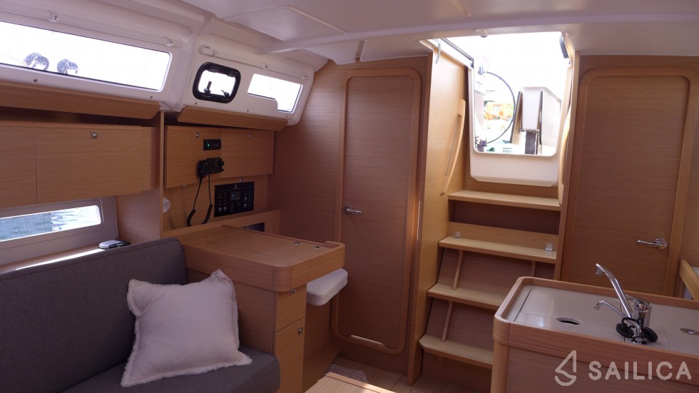 Dufour 360 GL - Yacht Charter Sailica