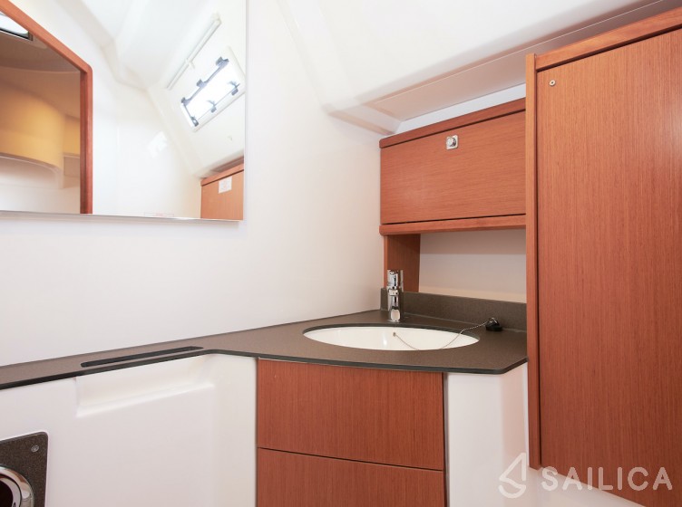 Bavaria 46 Cruiser - Yacht Charter Sailica