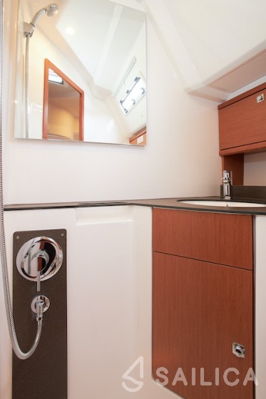 Bavaria 46 Cruiser - Yacht Charter Sailica