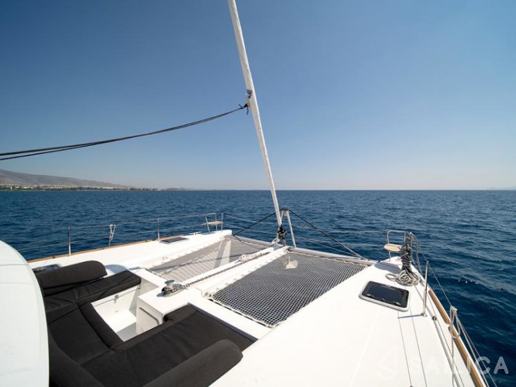 Lagoon 450  Flybridge - Yacht Charter Sailica