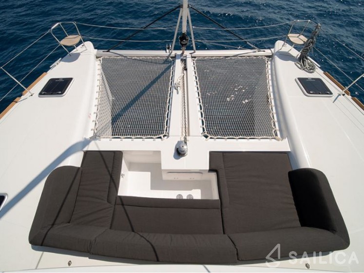 Lagoon 450  Flybridge - Yacht Charter Sailica