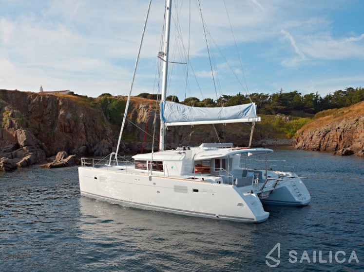 Lagoon 450  Flybridge - Yacht Charter Sailica