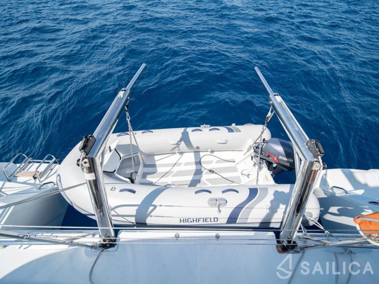 Lagoon 450  Flybridge - Yacht Charter Sailica