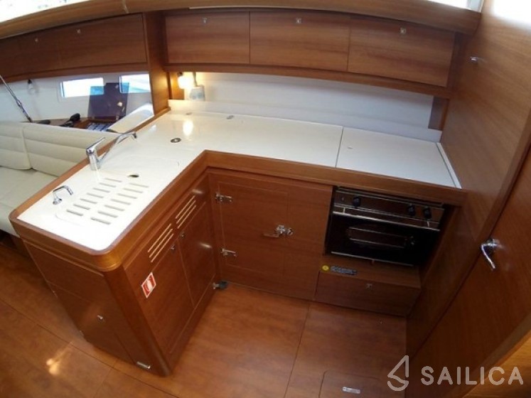 Dufour 412 GL - Yacht Charter Sailica