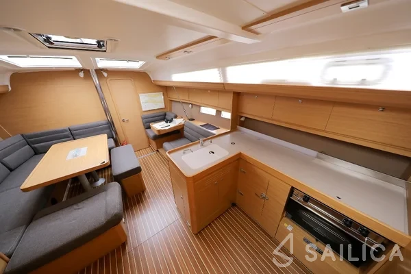Dufour 412 GL - Yacht Charter Sailica