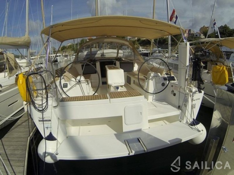 Dufour 412 GL - Yacht Charter Sailica