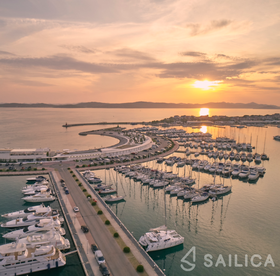 Dufour 412 GL - Yacht Charter Sailica