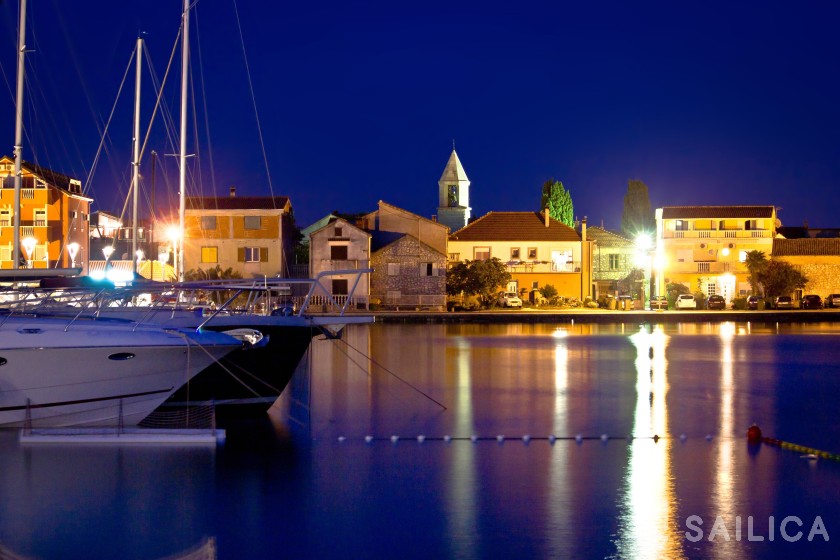 Dufour 412 GL - Yacht Charter Sailica