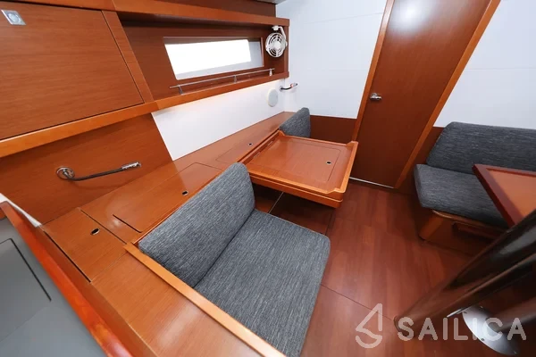 Oceanis 41 - Yacht Charter Sailica