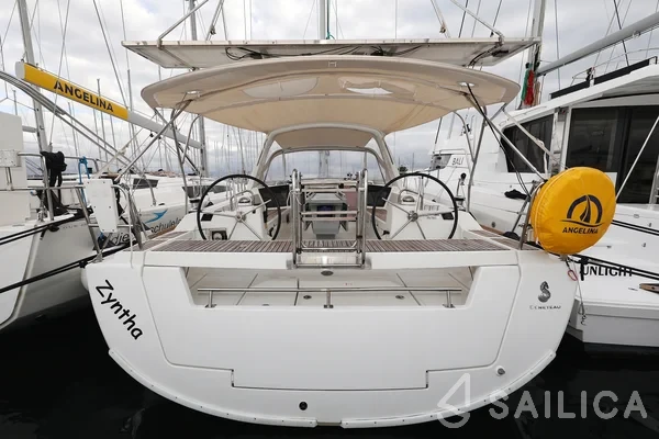 Oceanis 41 - Yacht Charter Sailica