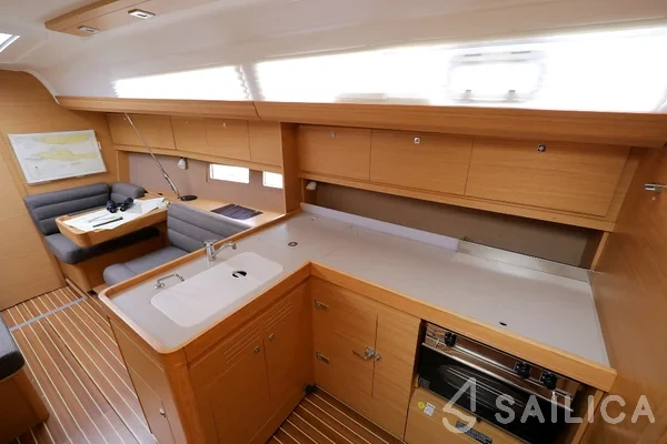 Dufour 412 GL - Yacht Charter Sailica