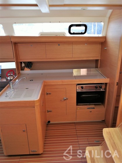 Dufour 412 GL - Yacht Charter Sailica