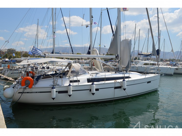 Bavaria Cruiser 41 - 3 cab. - Yacht Charter Sailica