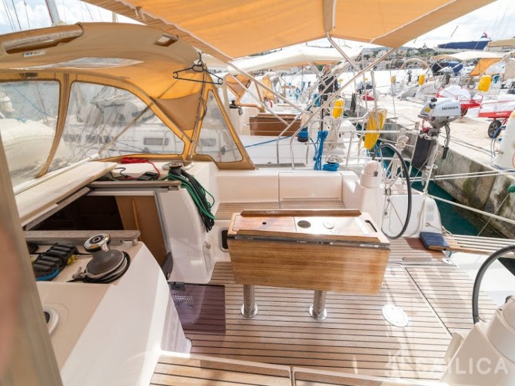 Dufour 380 - Yacht Charter Sailica