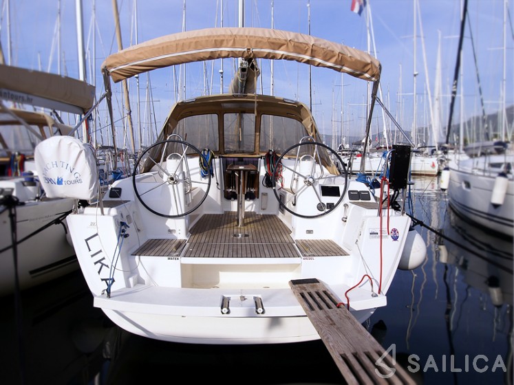 Dufour 380 - Yacht Charter Sailica