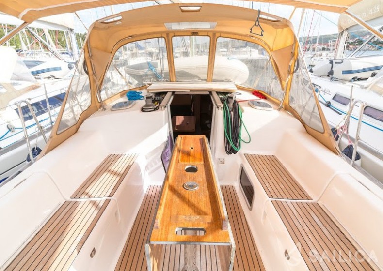 Dufour 380 - Yacht Charter Sailica