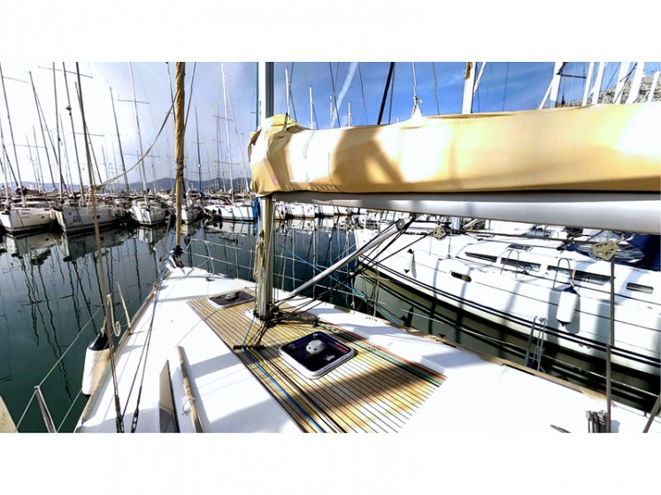 Dufour 380 - Yacht Charter Sailica
