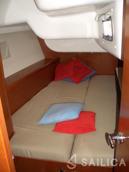 Oceanis 40 - Yacht Charter Sailica