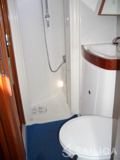 Oceanis 40 - Yacht Charter Sailica