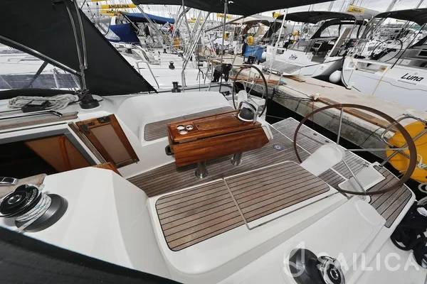Bavaria 37 Cruiser - Yacht Charter Sailica