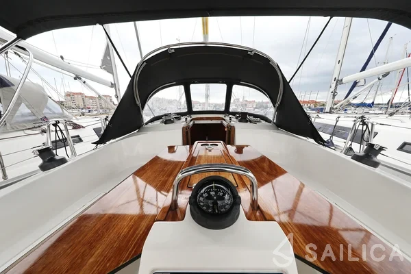 Bavaria 37 Cruiser - Yacht Charter Sailica