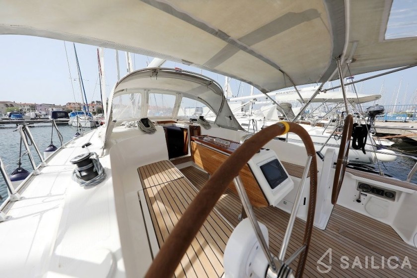 Bavaria 37 Cruiser - Yacht Charter Sailica