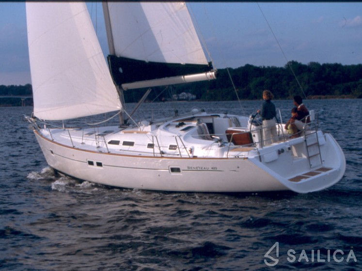 Oceanis 423 - Yacht Charter Sailica
