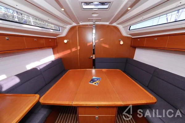 Bavaria 37 Cruiser - Yacht Charter Sailica