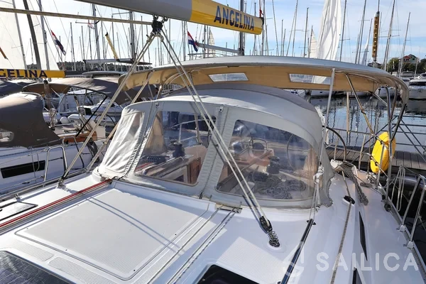 Bavaria 37 Cruiser - Yacht Charter Sailica