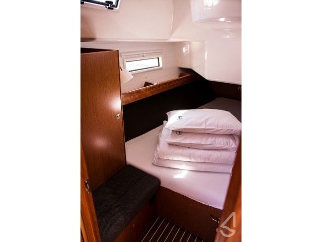 Bavaria 37 Cruiser - Yacht Charter Sailica