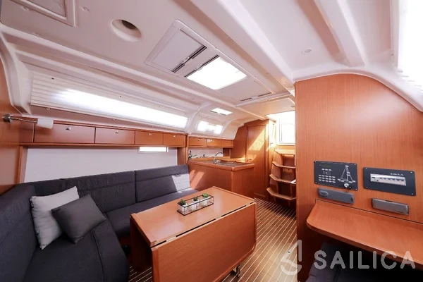 Bavaria 37 Cruiser - Yacht Charter Sailica