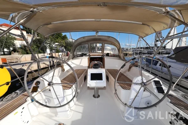 Bavaria 37 Cruiser - Yacht Charter Sailica