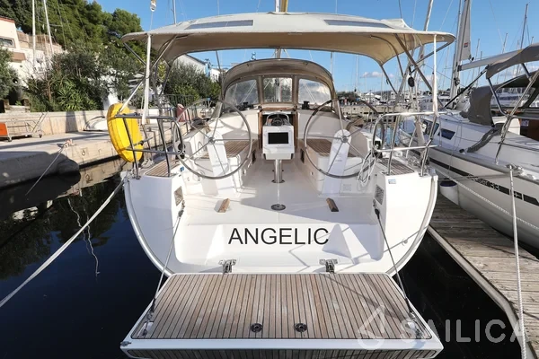 Bavaria 37 Cruiser - Yacht Charter Sailica