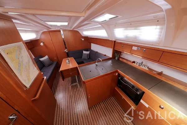 Bavaria 37 Cruiser - Yacht Charter Sailica