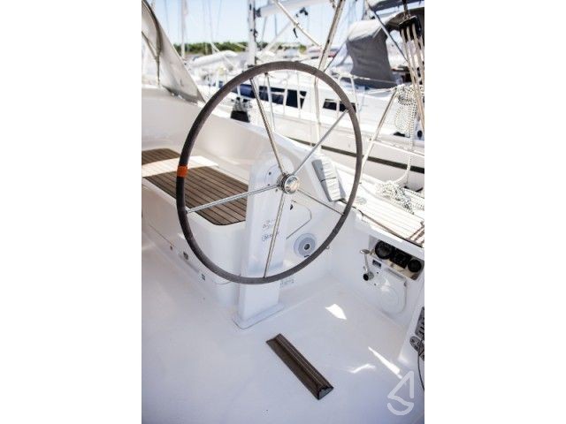 Bavaria 37 Cruiser - Yacht Charter Sailica