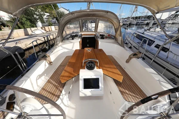 Bavaria 37 Cruiser - Yacht Charter Sailica