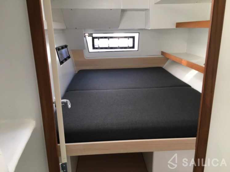 TS 42 - Yacht Charter Sailica