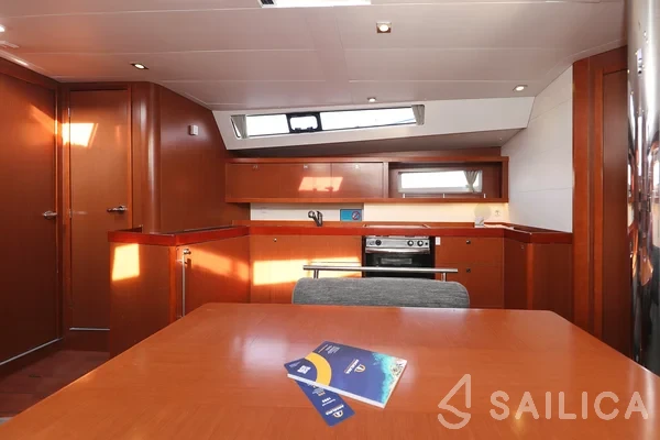 Oceanis 45 - Yacht Charter Sailica